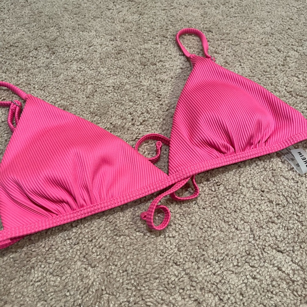 Pink bikini - Picture 2 of 5